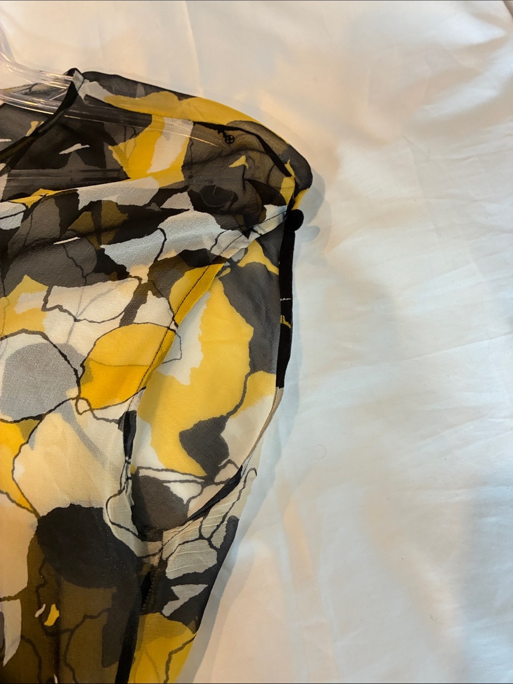 DVF, Diane Von Furstenberg Yellow Black White Silk Floral Button-Front Shirt - Picture 6 of 9